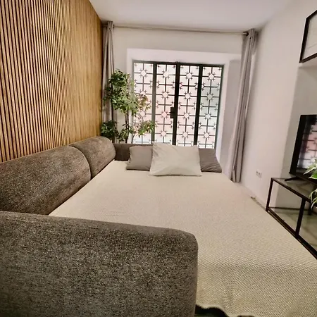 Beautiful Historic - Location Apartment