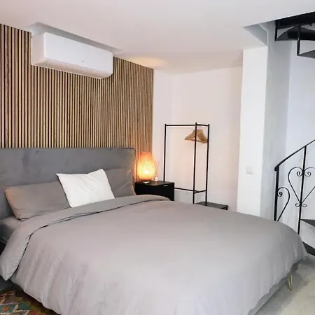 Apartmán Beautiful Historic - Location *